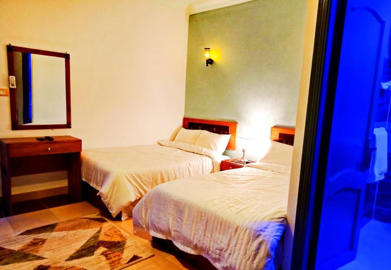 Carpet Alaadein Pyramids View Hotel Kafrat al Jabal Exterior foto