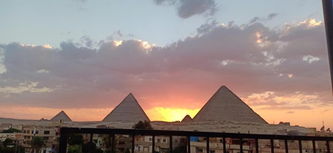 Carpet Alaadein Pyramids View Hotel Kafrat al Jabal Exterior foto